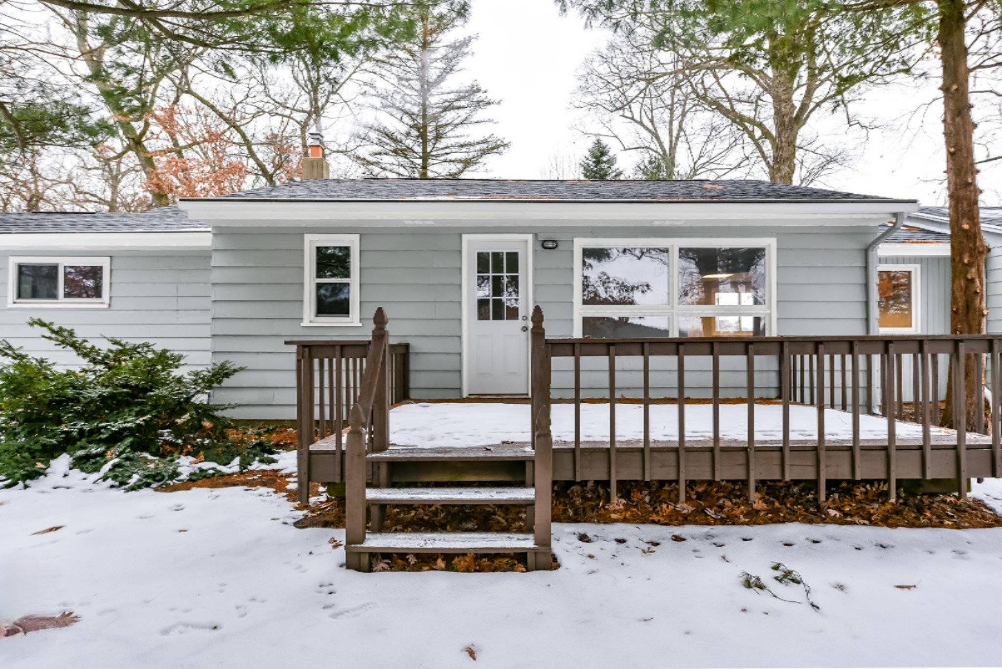 708 Hickory Road Battle Creek, MI 49017 - Photo 5 of 42 Front Exterior