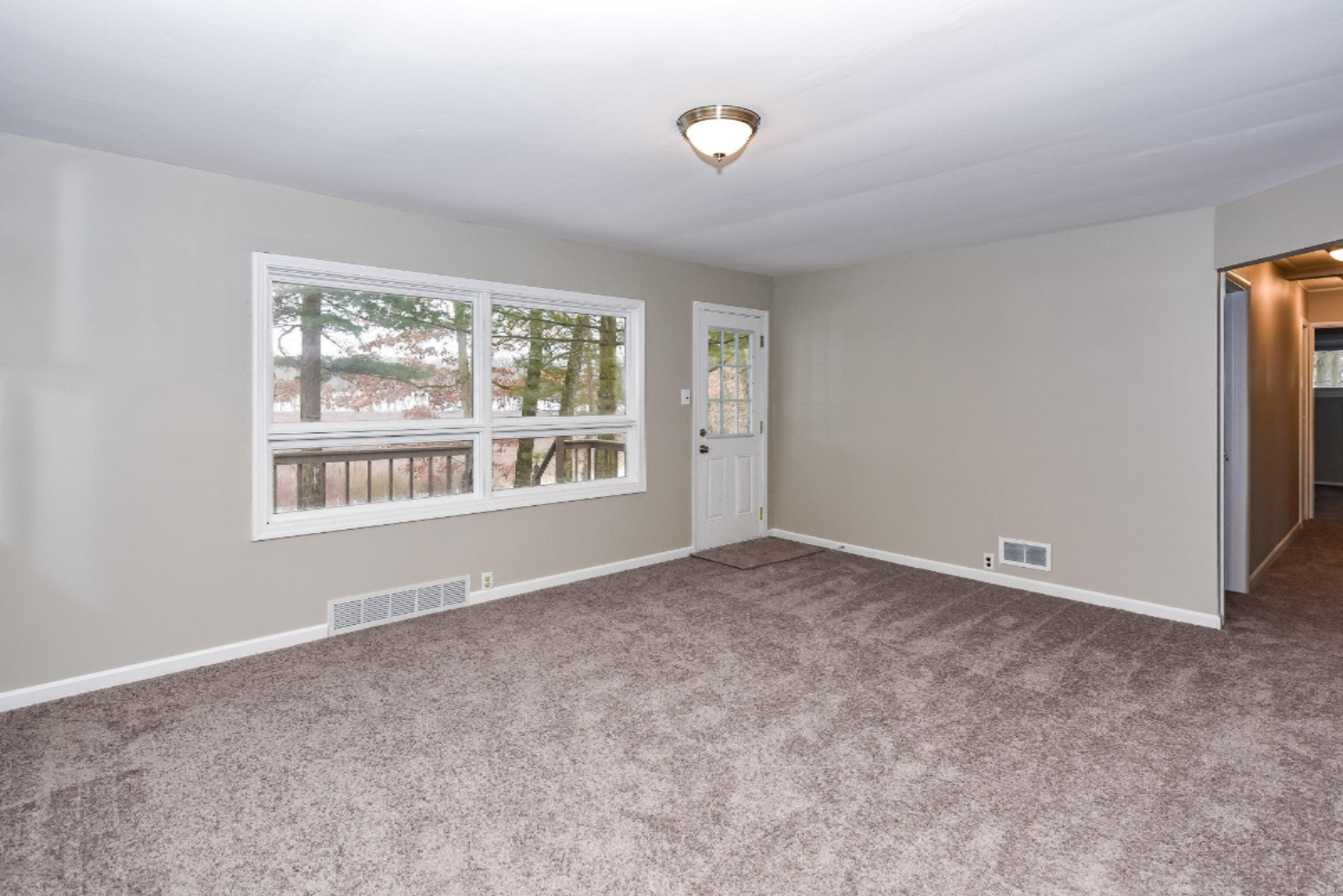 708 Hickory Road Battle Creek, MI 49017 - Photo 6 of 42 Living Room