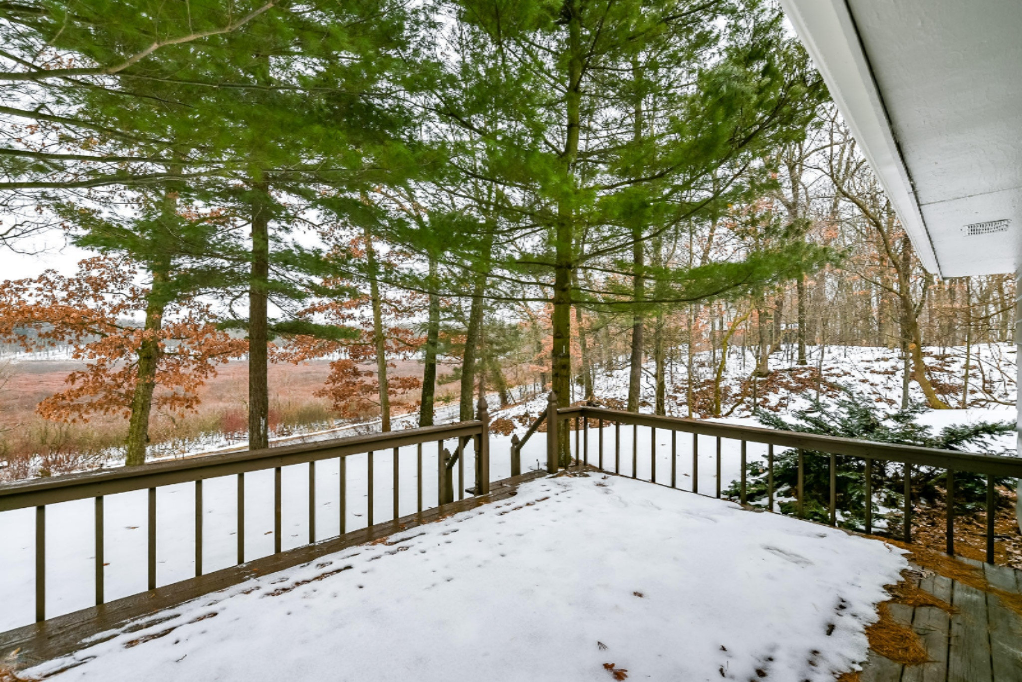 708 Hickory Road Battle Creek, MI 49017 - Photo 9 of 42 Front Deck