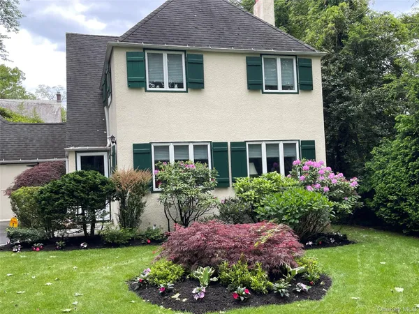 $6,100 | 64 Maple Drive, Great Neck, NY 11021