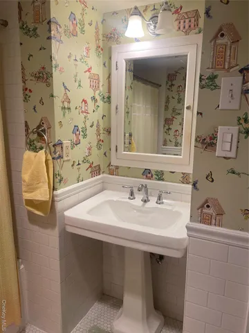 $6,500 | 64 Maple Drive, Great Neck, NY 11021