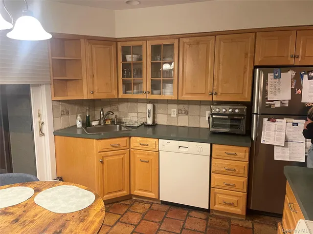 $6,500 | 64 Maple Drive, Great Neck, NY 11021