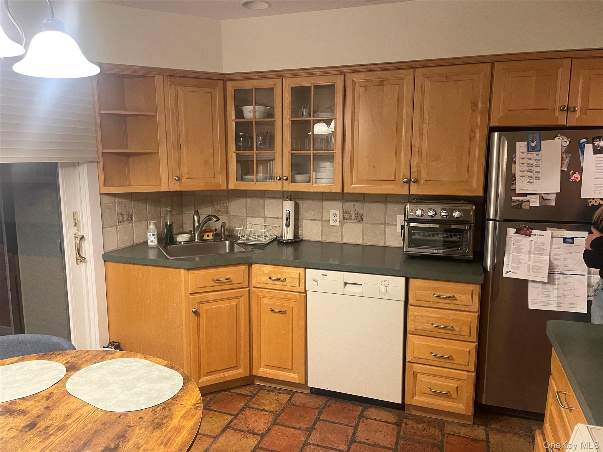 64 Maple Drive Great Neck, NY 11021 - Photo 13 of 16