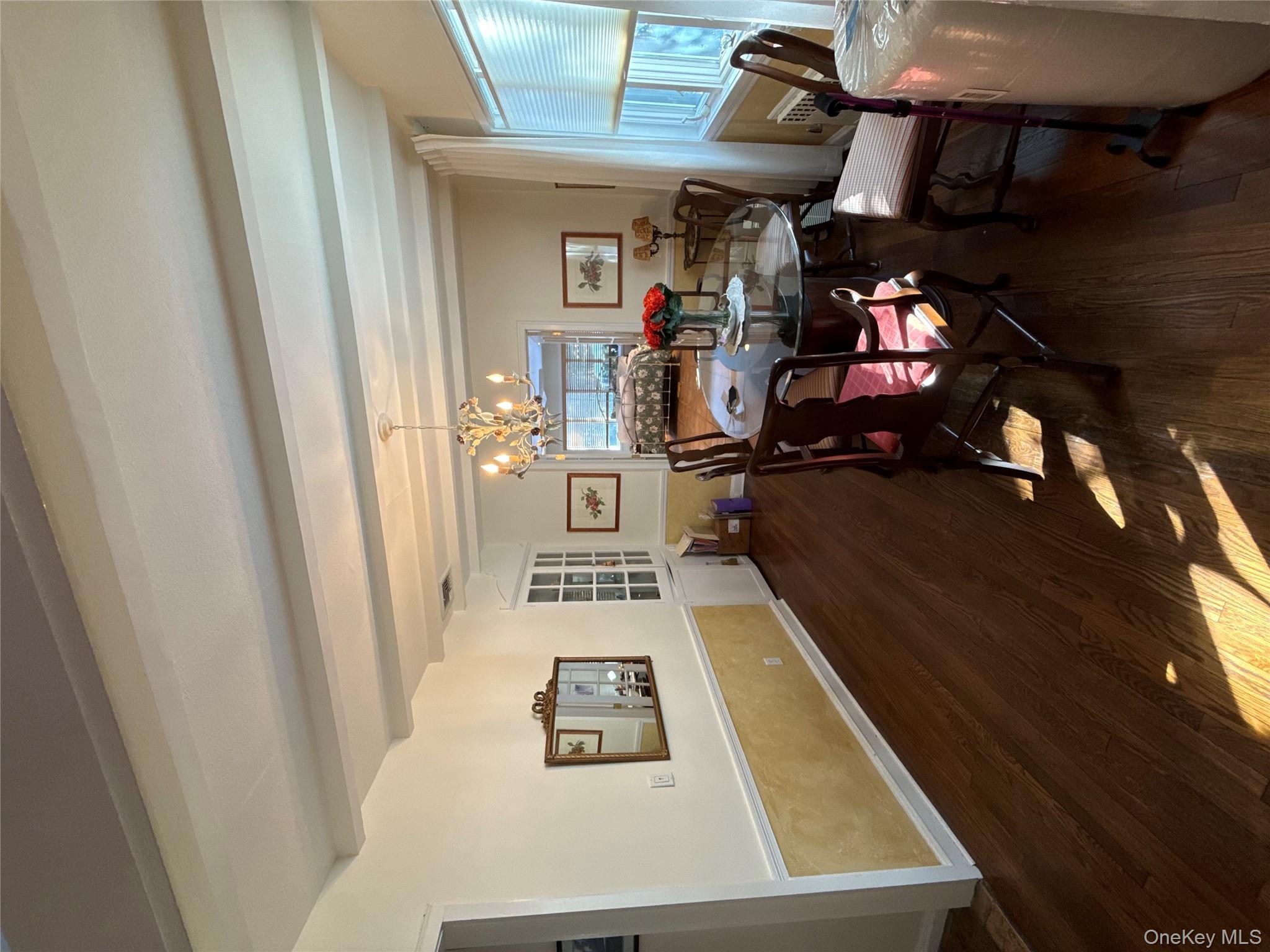 64 Maple Drive Great Neck, NY 11021 - Photo 6 of 16