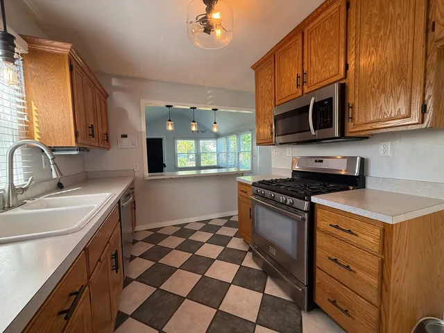 $249,000 | 1417 Glenwood Avenue, Joliet, IL 60435