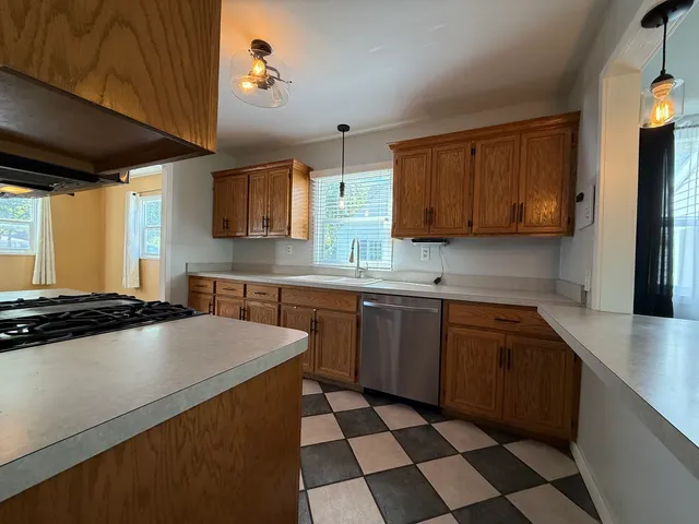 $249,000 | 1417 Glenwood Avenue, Joliet, IL 60435