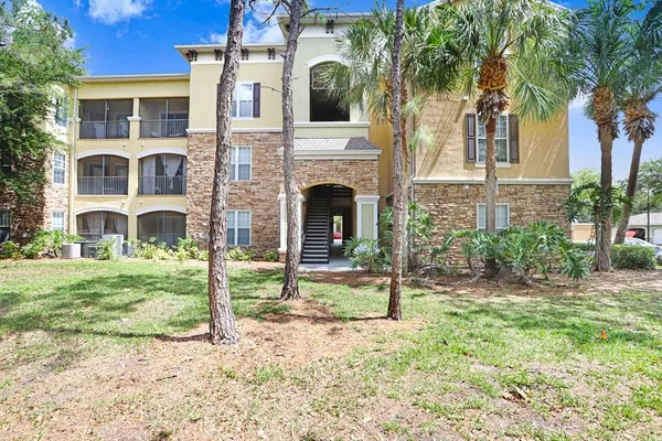 $190,000 | 2407 Courtney Meadows Court, Unit 303, Tampa, FL 33619