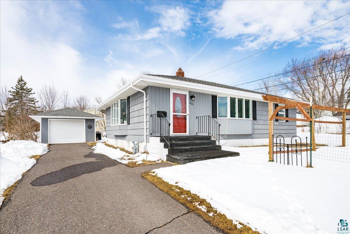 1403 North 47th Avenue East Duluth, MN 55804 - Photo 2 of 37