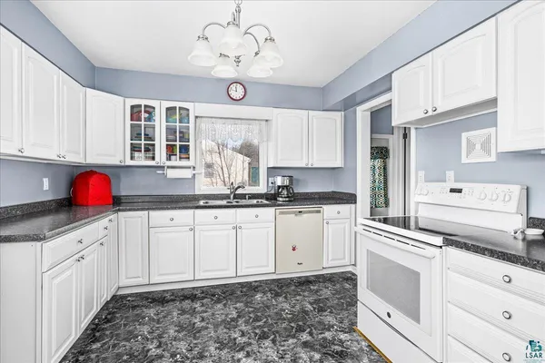 $325,000 | 1403 North 47th Avenue East, Duluth, MN 55804