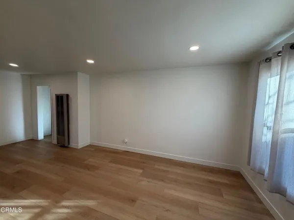 $3,250 | 430 West Fir Avenue, Oxnard, CA 93033