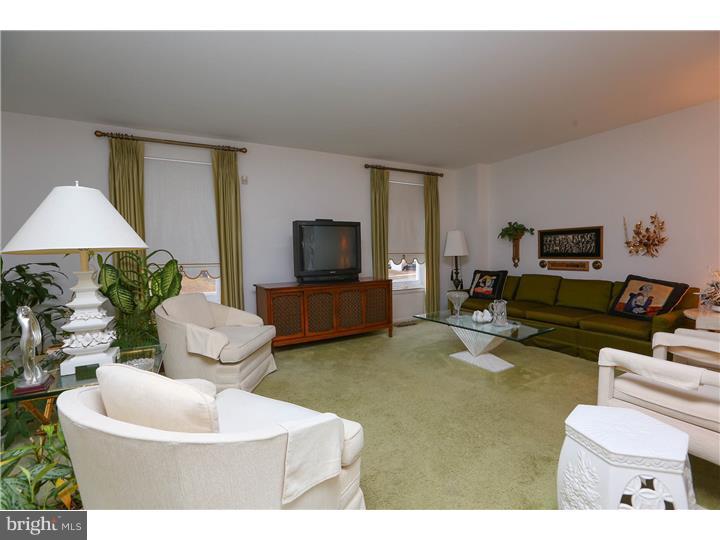 169 Rennard Street Philadelphia, PA 19116 - Photo 19 of 21 Gallery Image 19
