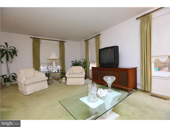 169 Rennard Street Philadelphia, PA 19116 - Photo 8 of 21 Gallery Image 8