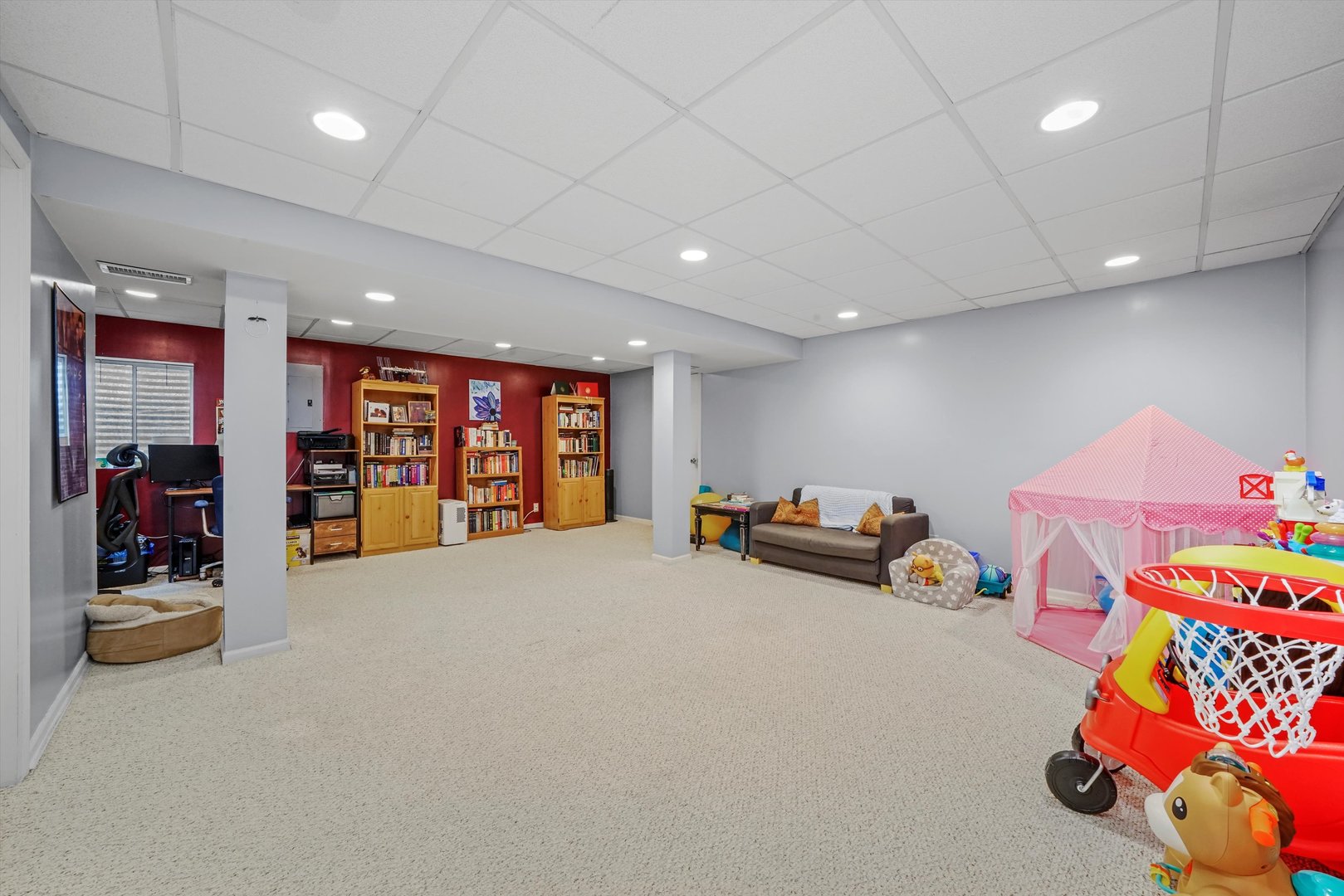709 Daybreak Lane Carol Stream, IL 60188 - Photo 15 of 30 a big room with toys and a chandelier