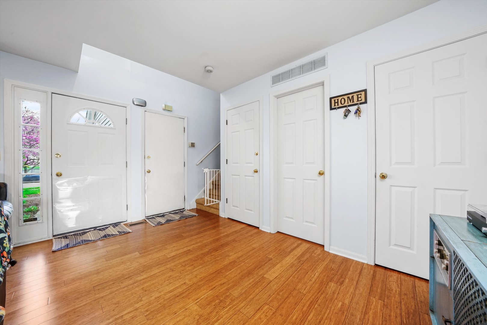 709 Daybreak Lane Carol Stream, IL 60188 - Photo 17 of 30 a view of an empty room