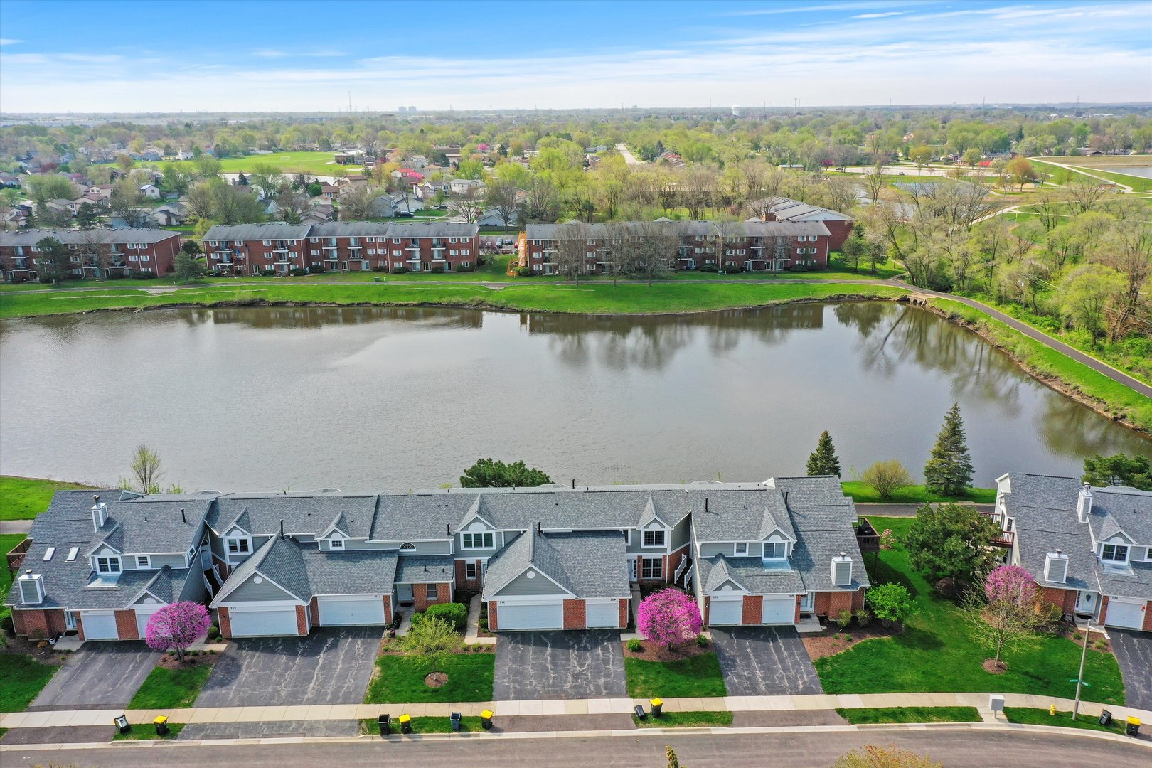 709 Daybreak Lane Carol Stream, IL 60188 - Photo 21 of 30 an aerial view of residential houses with outdoor space and lake view