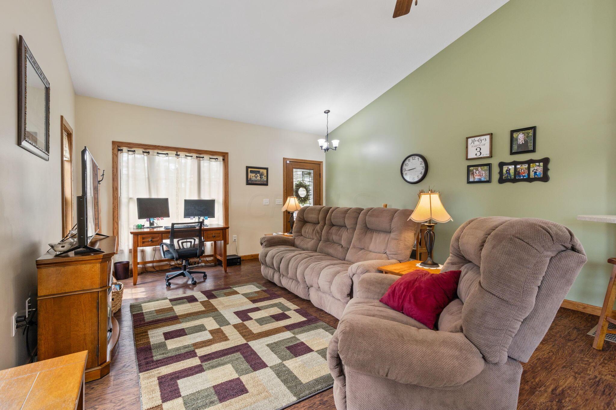14810 Jack Run Road Rockbridge, OH 43149 - Photo 10 of 24 Living area
