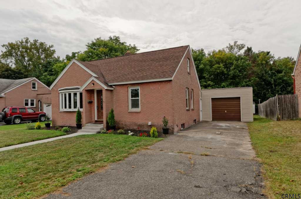11 Birch Tree Road Colonie, NY 12205 - Photo 2 of 25 Photo 2