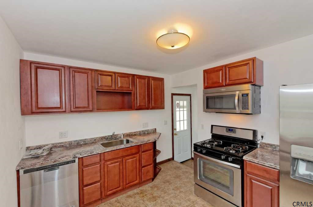 11 Birch Tree Road Colonie, NY 12205 - Photo 8 of 25 Photo 8