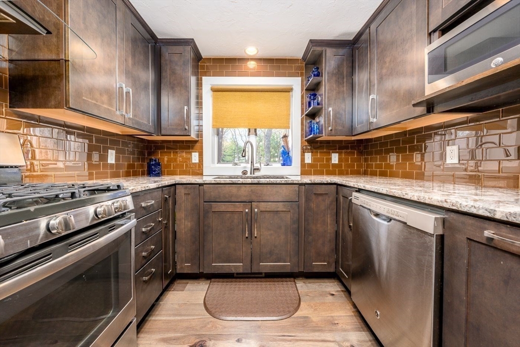 75 L Shellback Way, Unit L Mashpee, MA 02649 - Photo 6 of 24 Gallery Image 6