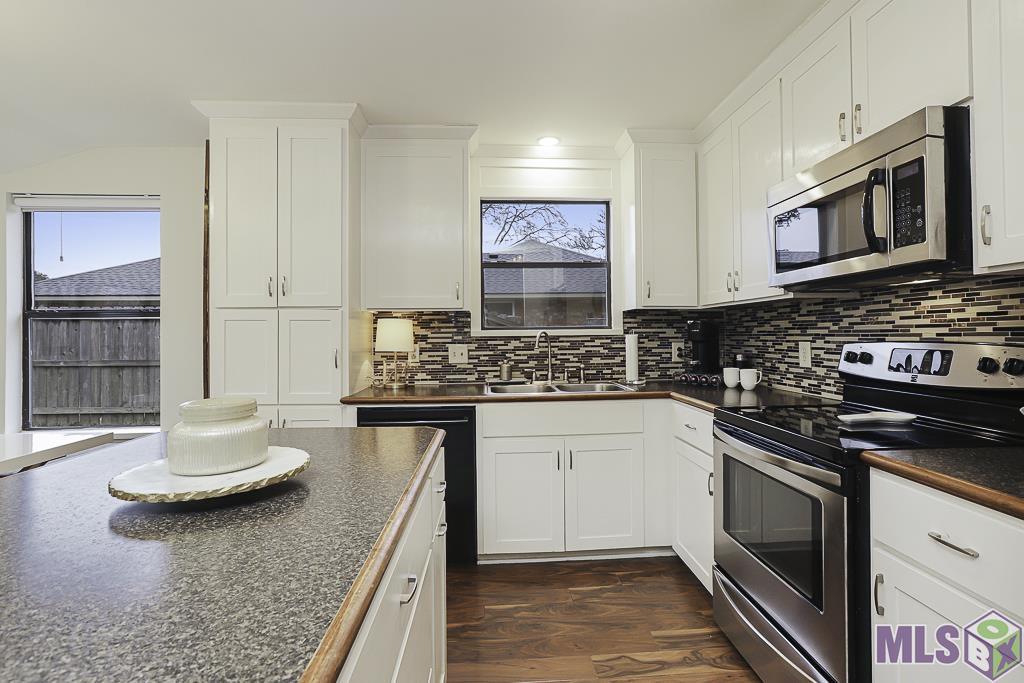 13233 Briar Hollow Avenue Baton Rouge, LA 70810 - Photo 8 of 22