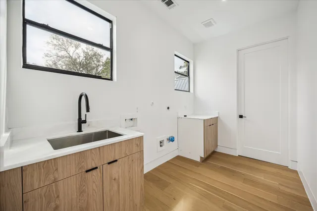 $1,695,000 | 5055 Yarwell Drive, Houston, TX 77096