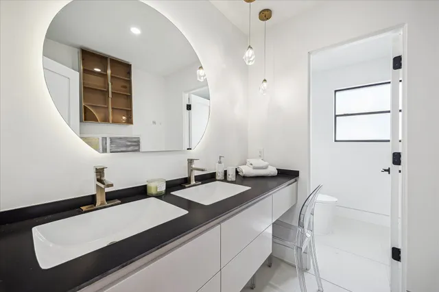 $1,695,000 | 5055 Yarwell Drive, Houston, TX 77096