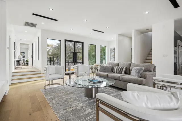 $1,695,000 | 5055 Yarwell Drive, Houston, TX 77096