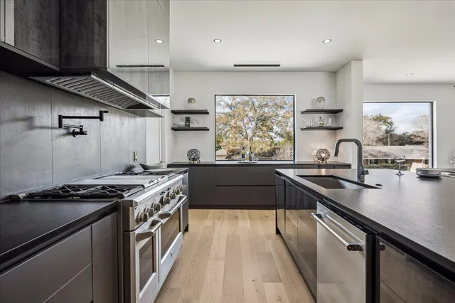 $1,695,000 | 5055 Yarwell Drive, Houston, TX 77096