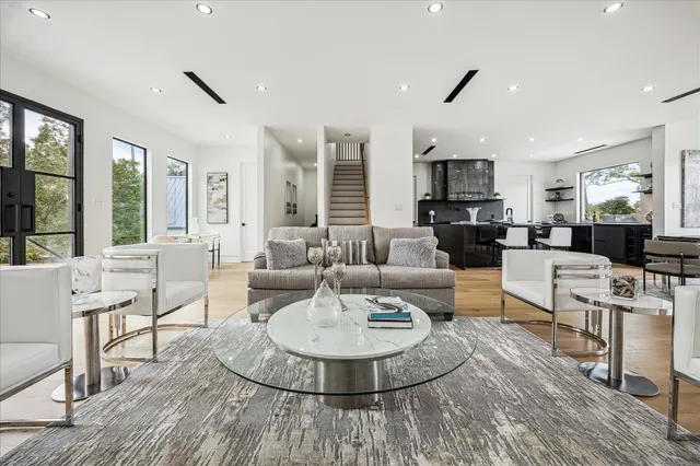 $1,695,000 | 5055 Yarwell Drive, Houston, TX 77096