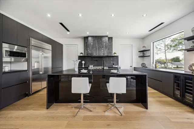 $1,695,000 | 5055 Yarwell Drive, Houston, TX 77096