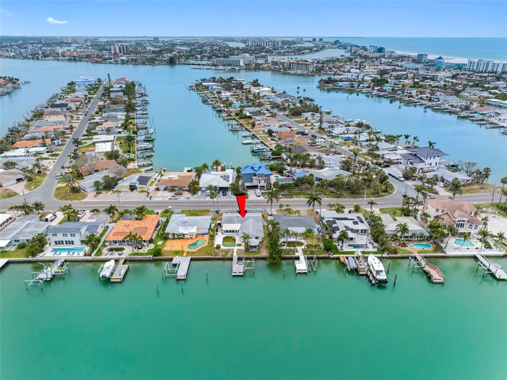 440 115th Avenue Treasure Island, FL 33706 - Photo 4 of 25 a view of a city