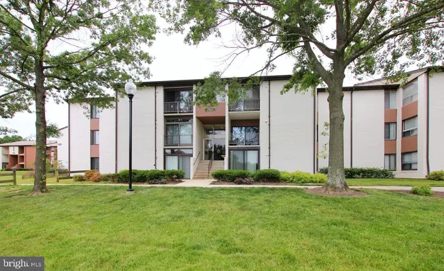 $2,600 | 7927 Mandan Road, Unit 301, Greenbelt, MD 20770