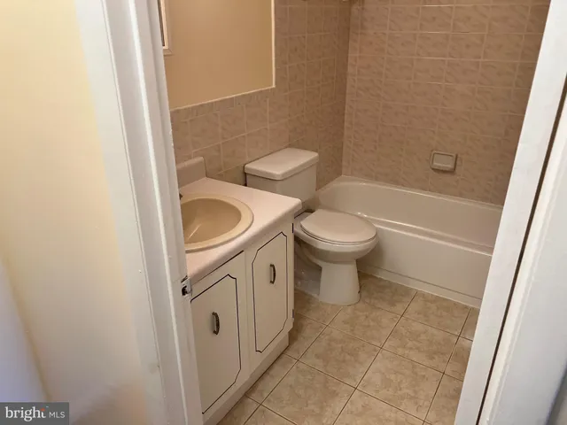 $2,600 | 7927 Mandan Road, Unit 301, Greenbelt, MD 20770