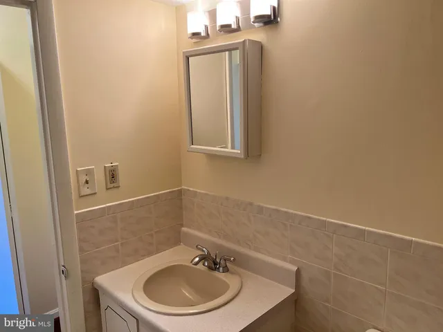 $2,600 | 7927 Mandan Road, Unit 301, Greenbelt, MD 20770