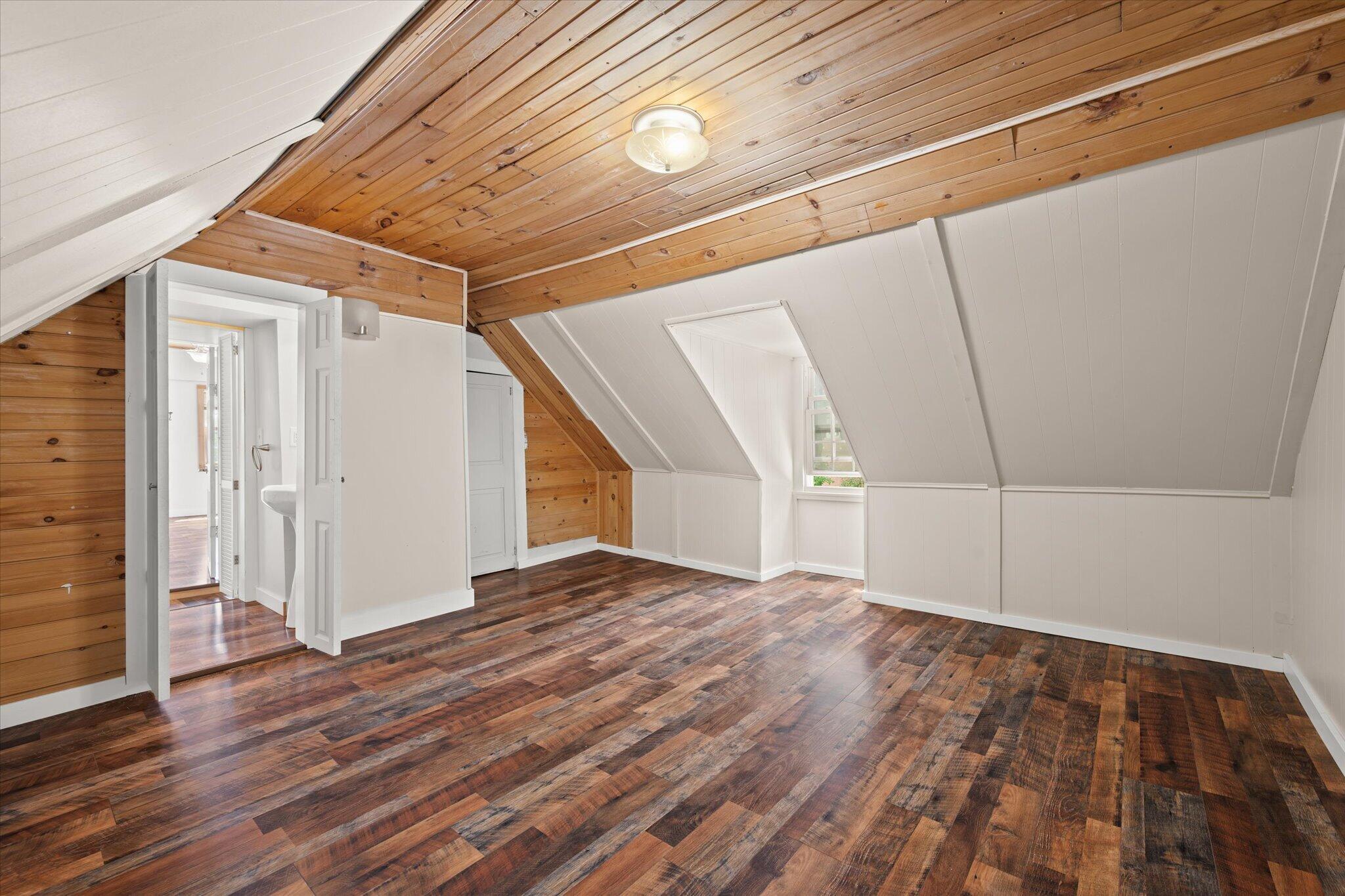 137 Main Street Winterport, ME 04496 - Photo 26 of 57 Bedroom 3