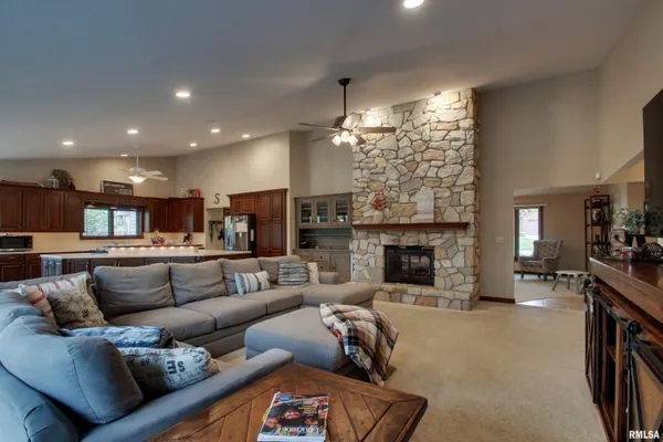 $649,000 | 4034 Marian Drive, Quincy, IL 62305