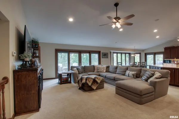 $649,000 | 4034 Marian Drive, Quincy, IL 62305
