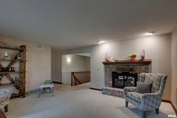 $649,000 | 4034 Marian Drive, Quincy, IL 62305