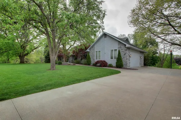 $649,000 | 4034 Marian Drive, Quincy, IL 62305