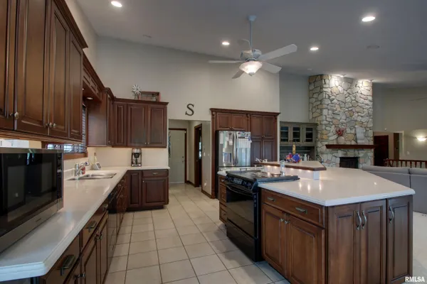 $649,000 | 4034 Marian Drive, Quincy, IL 62305