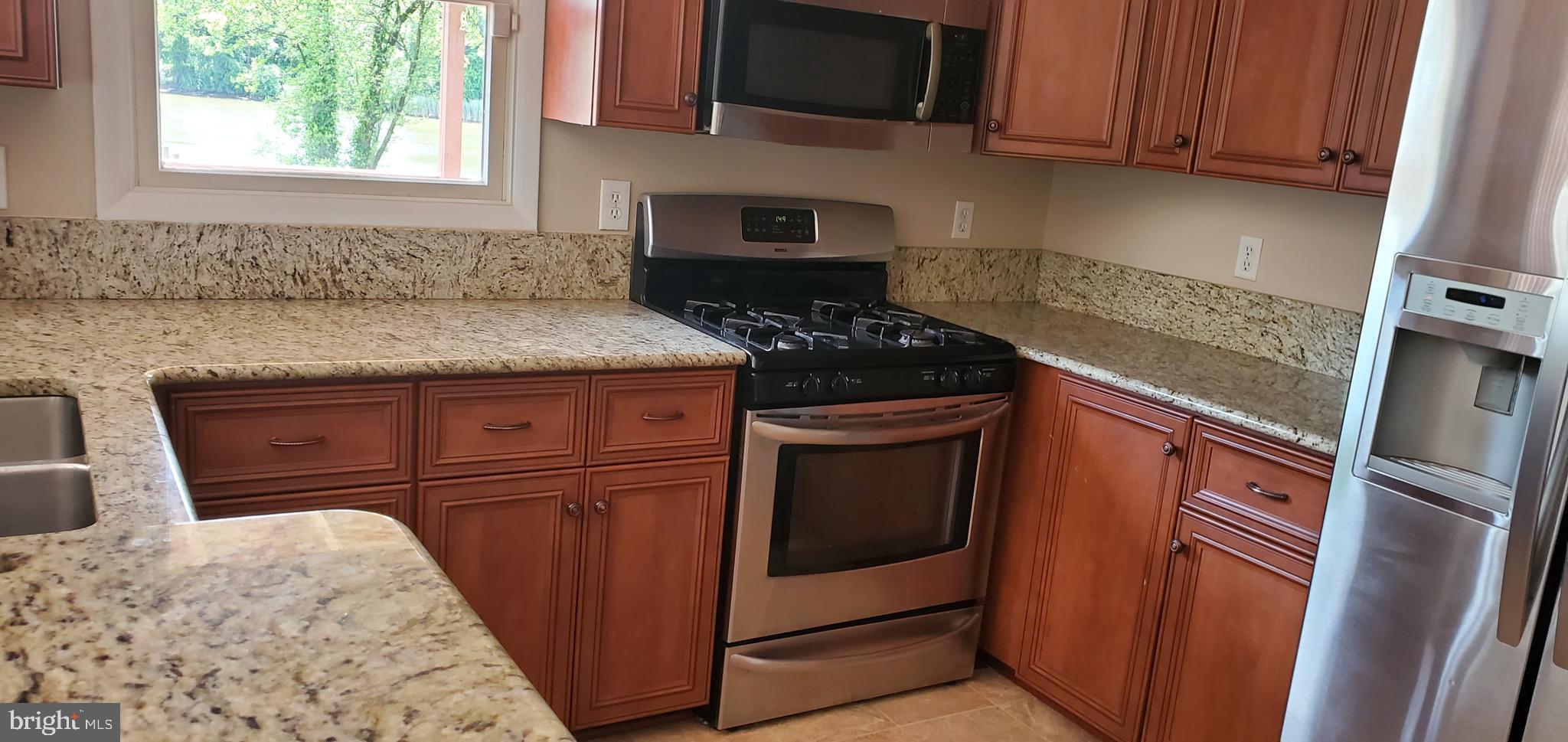 7903 Shore Road Baltimore, MD 21222 - Photo 11 of 41