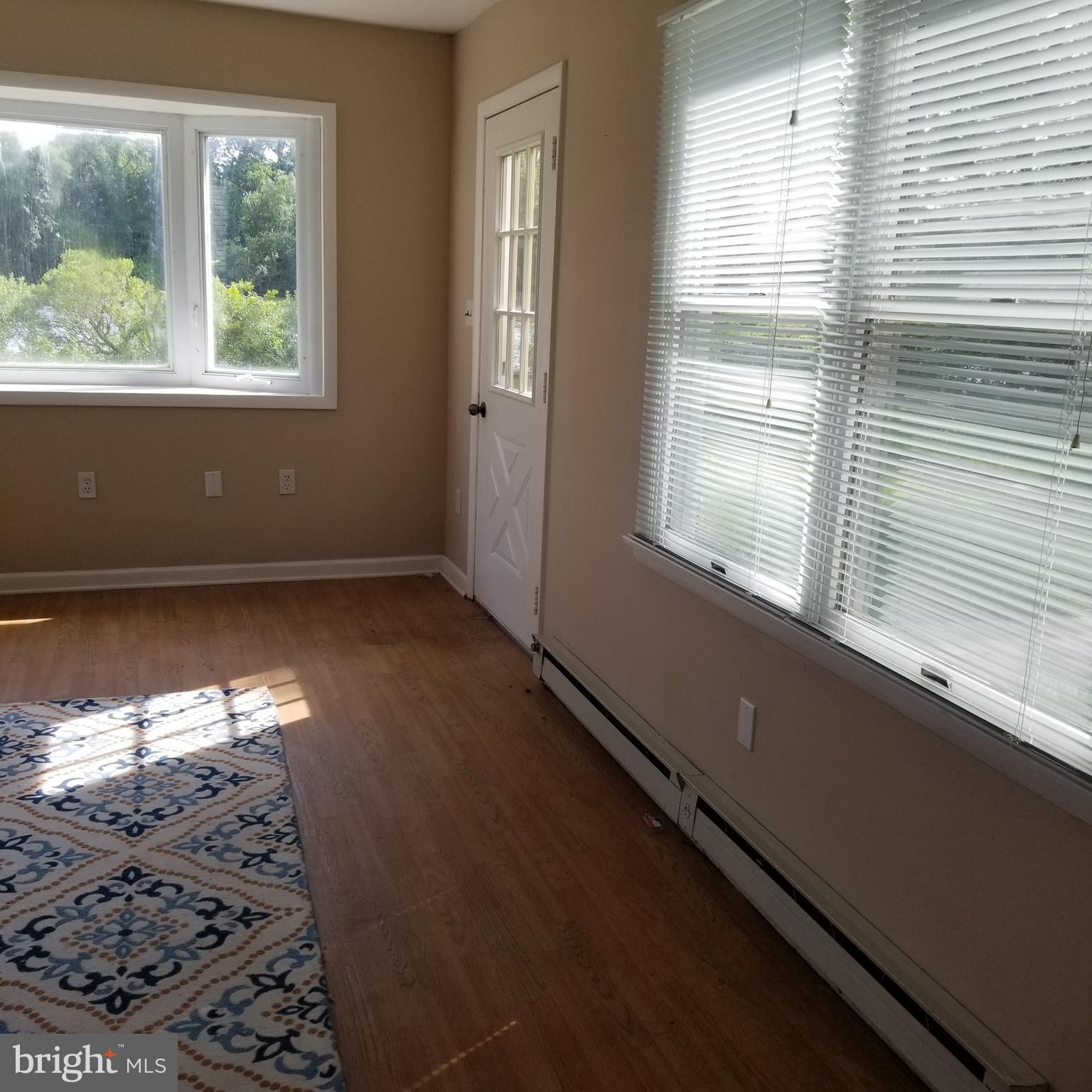 7903 Shore Road Baltimore, MD 21222 - Photo 37 of 41 Guest house has plenty of room for a table
