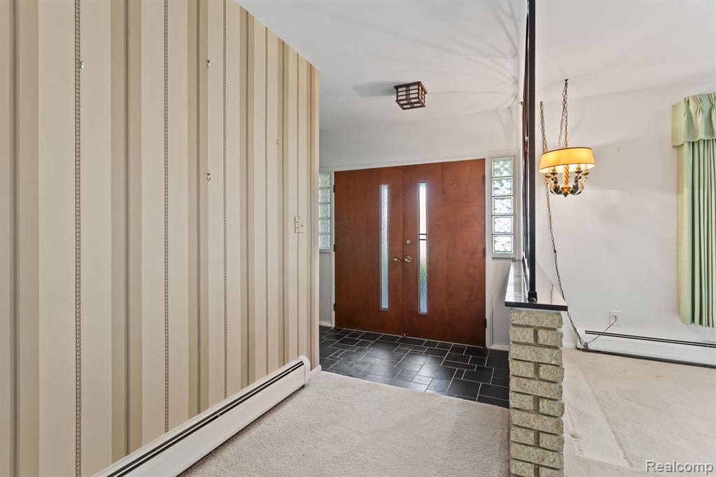 25826 Farmington Road Farmington Hills, MI 48336 - Photo 10 of 43