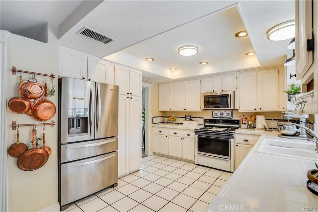 11094 Kayjay Street Riverside, CA 92503 - Photo 13 of 24