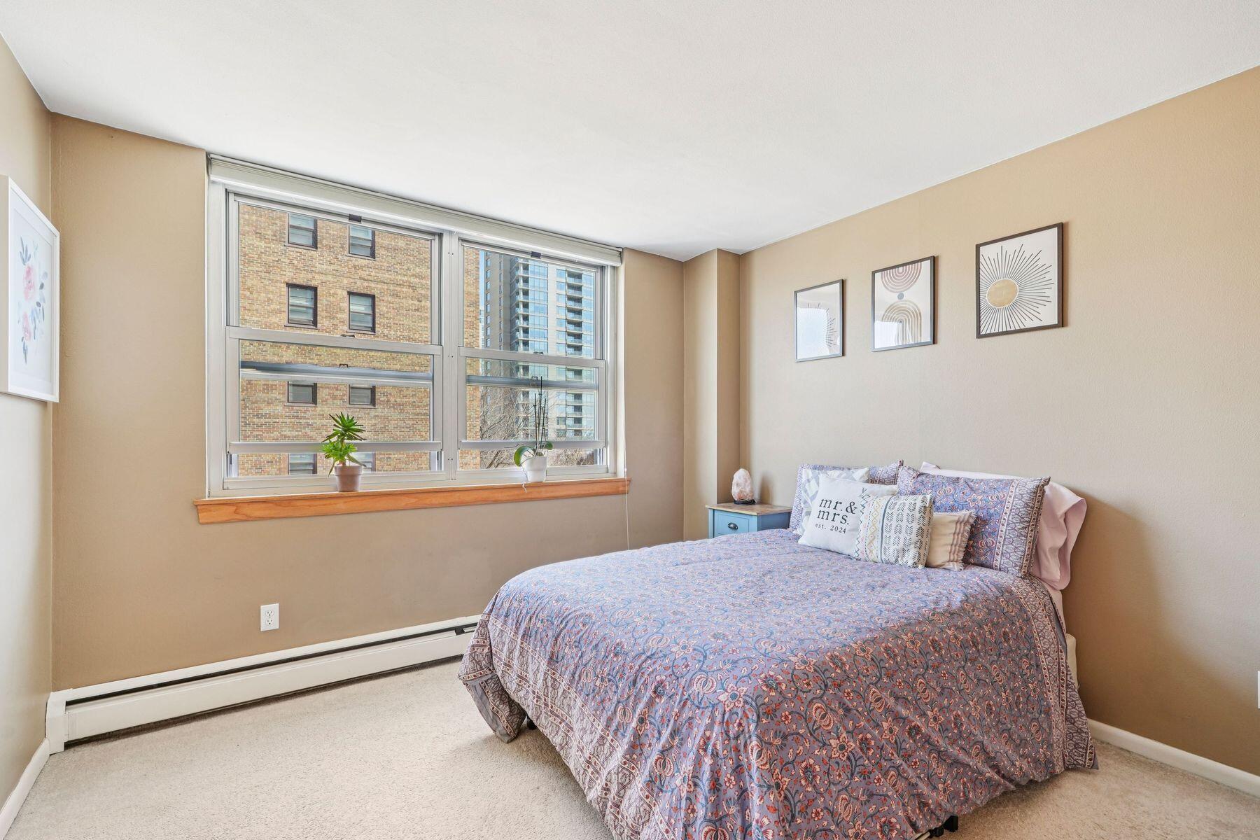 1707 North Prospect Avenue, Unit 6E Milwaukee, WI 53202 - Photo 16 of 29 Second Bedroom