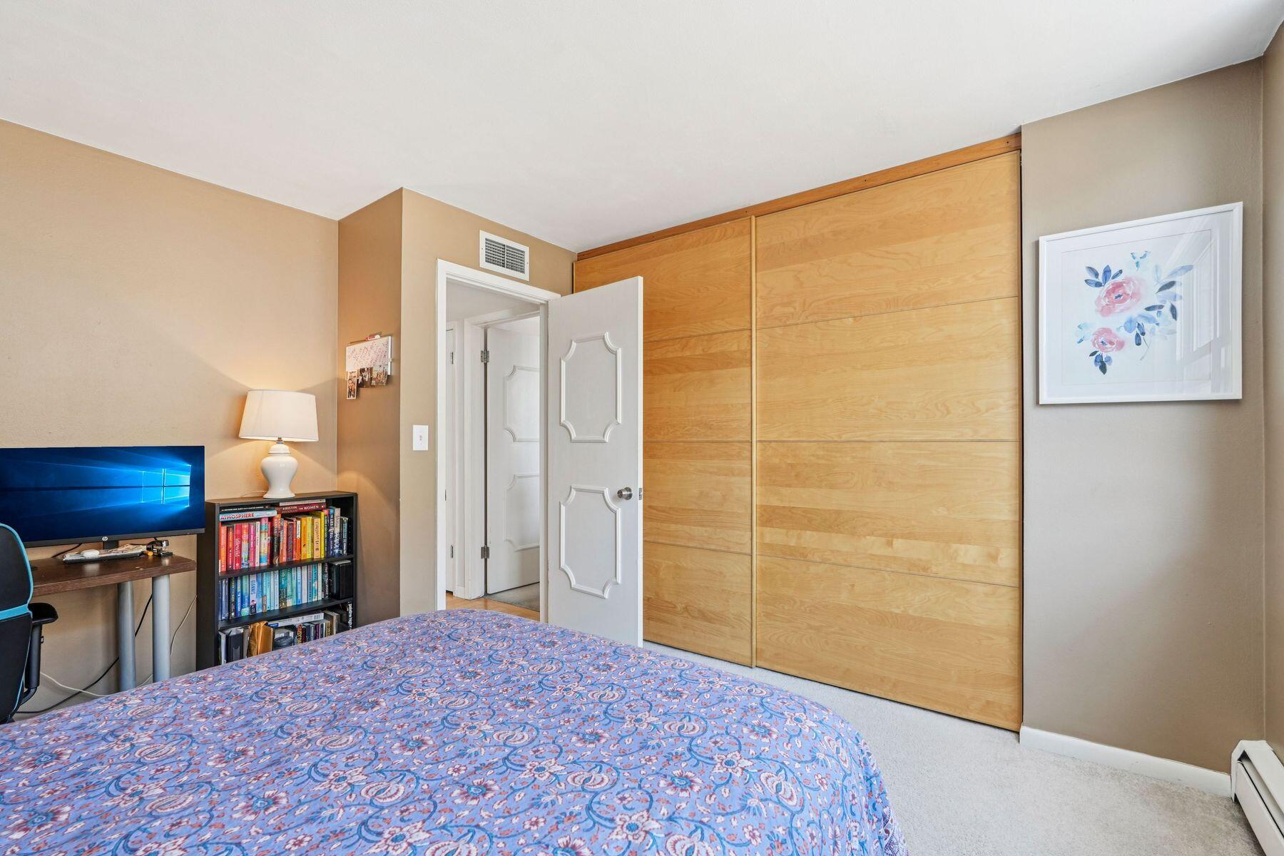 1707 North Prospect Avenue, Unit 6E Milwaukee, WI 53202 - Photo 18 of 29 Second Bedroom