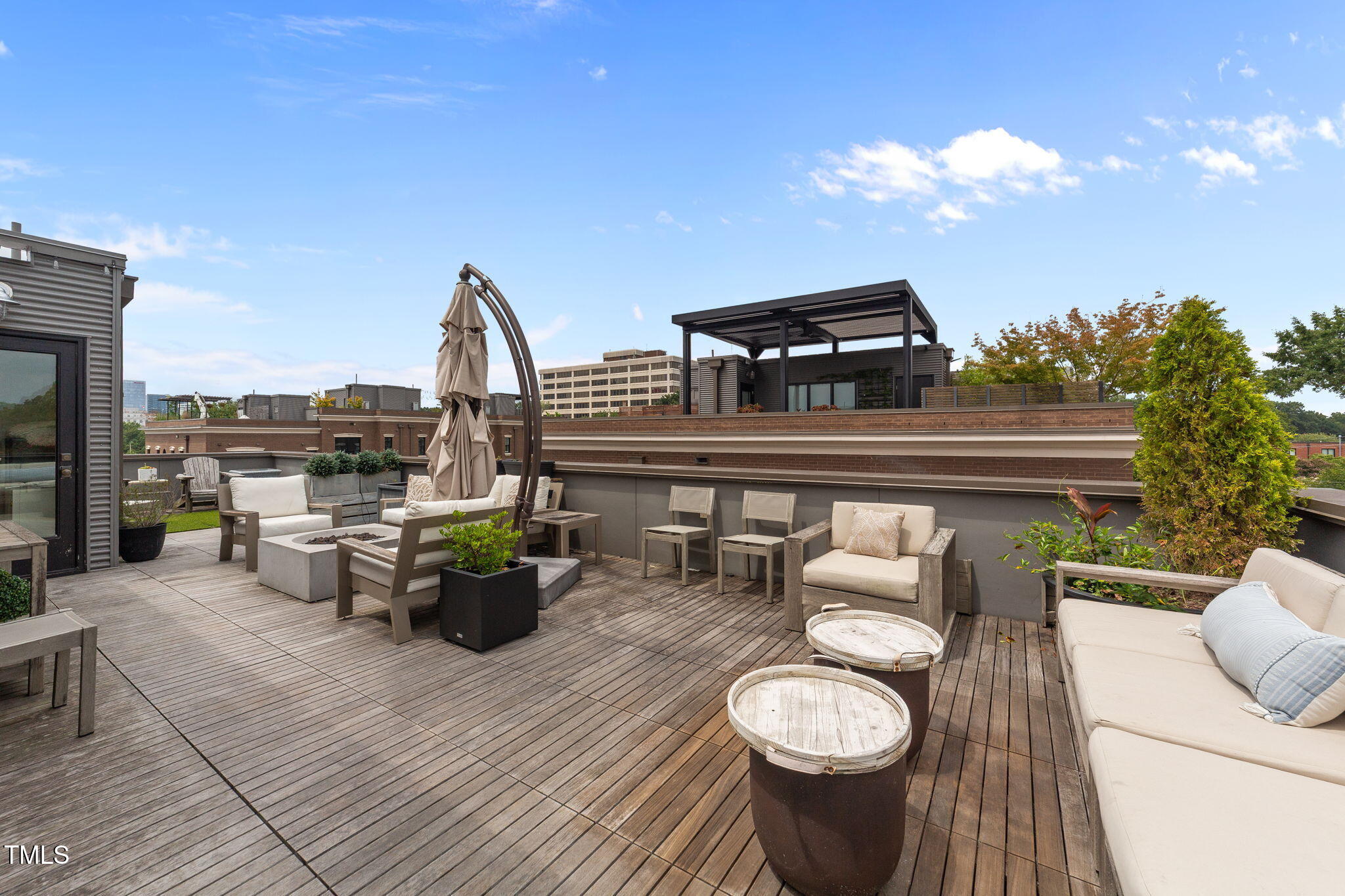 138 South East Street Raleigh, NC 27601 - Photo 2 of 86 48-web-or-mls-VB4A1912