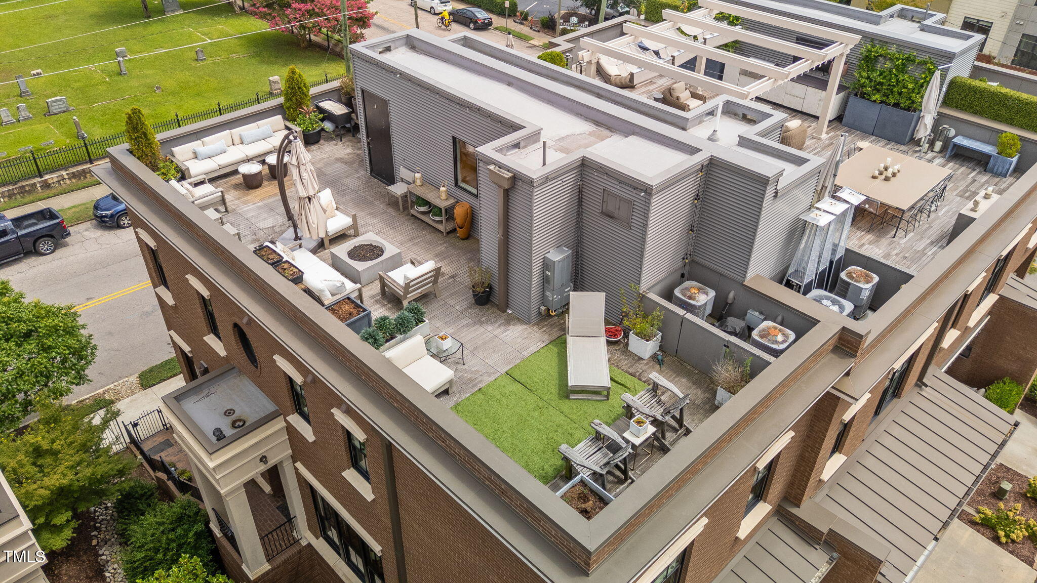 138 South East Street Raleigh, NC 27601 - Photo 33 of 86 7-web-or-mls-DJI_20250808142934_0440_D