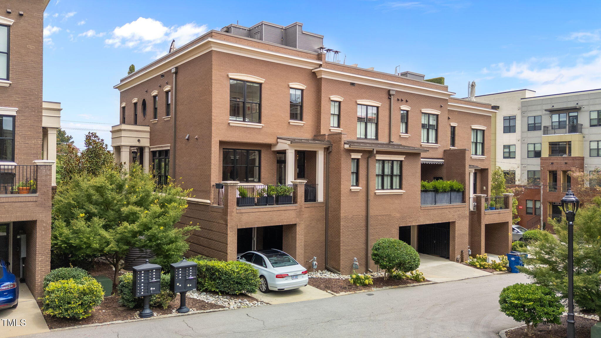 138 South East Street Raleigh, NC 27601 - Photo 4 of 86 5-web-or-mls-DJI_20250808142838_0436_D