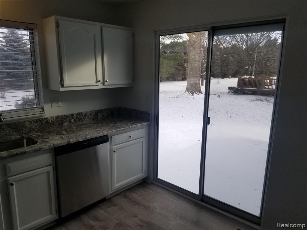 867 Hadley Road Rochester Hills, MI 48307 - Photo 18 of 38
